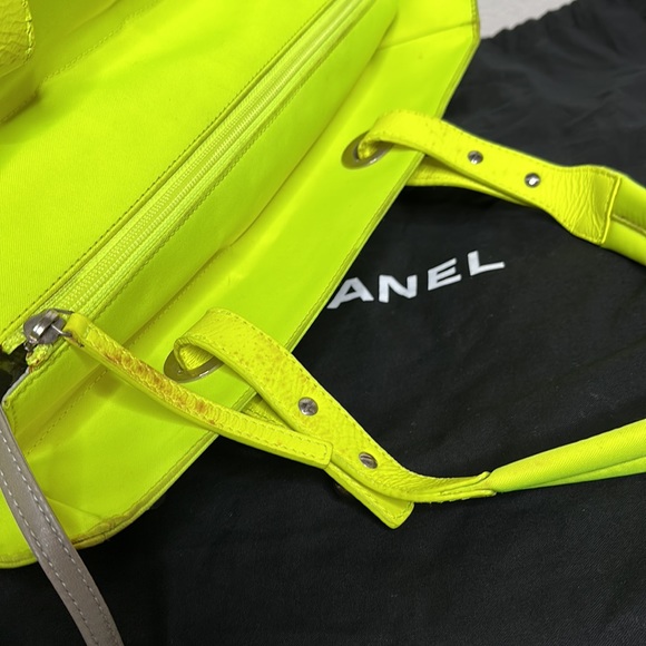 Chanel biarritz rare color tote bag - Picture 12 of 16